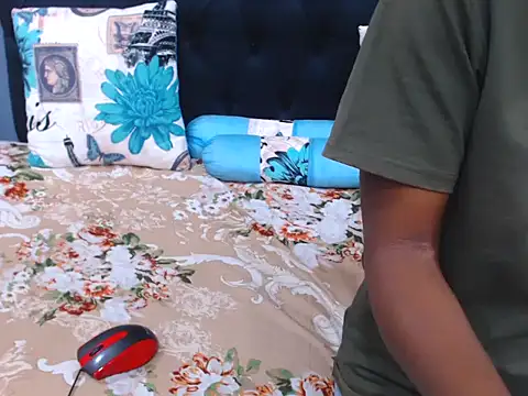 ChocolateClitt online show from April 2026 04:36:02 PM