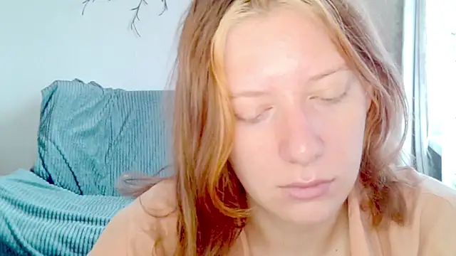 Snapshot of earn_my_lily chatting on April 2026 06:11:02 AM earn my lily online show from April 2026 06:11:02 AM