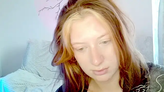 Snapshot of earn_my_lily chatting on April 2026 12:29:02 PM earn my lily online show from April 2026 12:29:02 PM