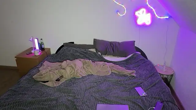 RoxySweetheart online show from April 2026 08:32:02 PM