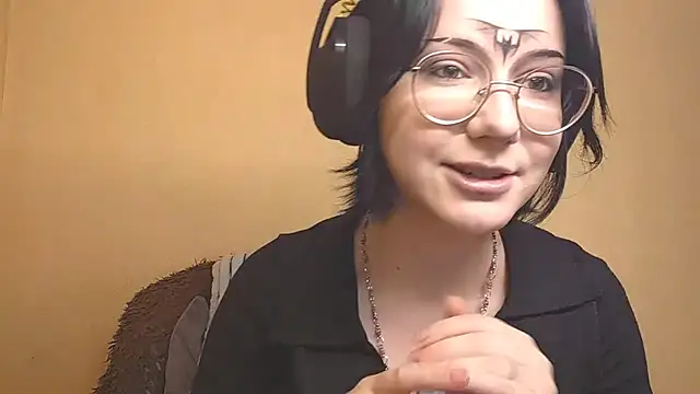 Snapshot of HighLense chatting on April 2026 07:21:01 AM HighLense online show from April 2026 07:21:01 AM