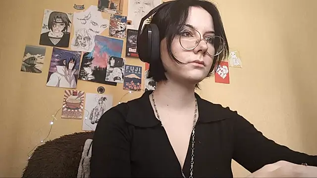 Snapshot of HighLense chatting on April 2026 06:03:02 AM HighLense online show from April 2026 06:03:02 AM