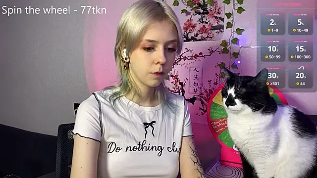 LunaBless online show from May 2026 09:31:02 PM