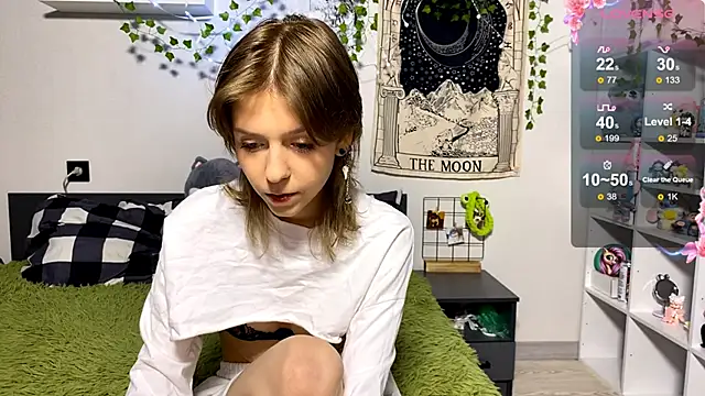 LunaBless online show from April 2026 11:08:01 PM