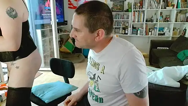 teddythebeer86 online show from May 2026 10:56:02 AM