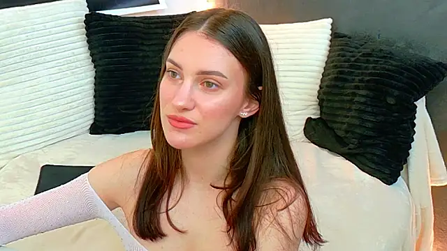 Snapshot of Amira_a chatting on May 2026 04:20:02 AM Amira a online show from May 2026 04:20:02 AM