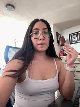 vampiralatina online show from May 2026 04:58:01 PM