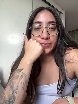 vampiralatina online show from June 2026 06:16:02 PM