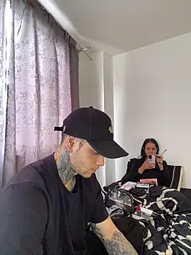 Snapshot of dream_party_4U chatting on April 2026 06:44:02 PM dream party 4U online show from April 2026 06:44:02 PM