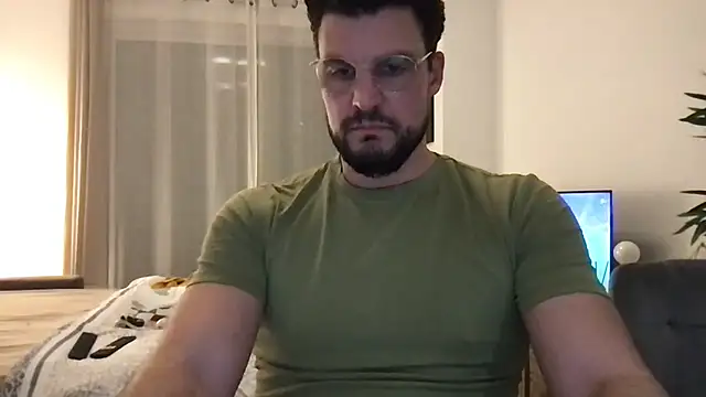 YoloNude online show from April 2026 08:38:01 PM