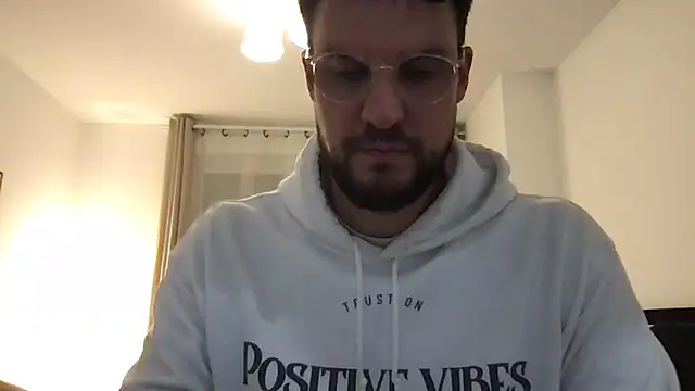 YoloNude online show from April 2026 07:20:01 PM