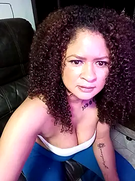 Snapshot of JessyFon chatting on April 2026 12:02:01 AM JessyFon online show from April 2026 12:02:01 AM