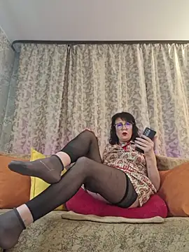 LaliaMia online show from April 2026 04:02:02 PM