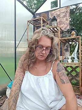 Blondejenn online show from July 2026 11:31:01 AM