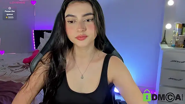 esmeralda le online show from June 2026 10:21:02 PM