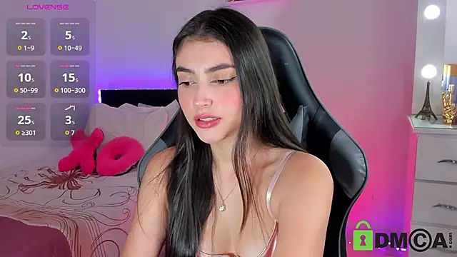 Snapshot of esmeralda_le chatting on April 2026 02:21:01 PM esmeralda le online show from April 2026 02:21:01 PM