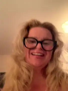 Snapshot of Love_Lee_xo chatting on May 2026 12:49:02 AM Love Lee xo online show from May 2026 12:49:02 AM