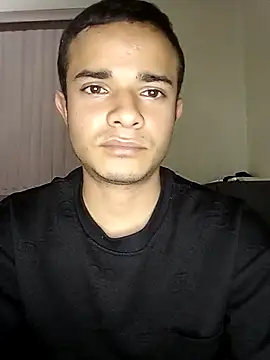 LuisLatinboyy online show from April 2026 01:29:02 AM