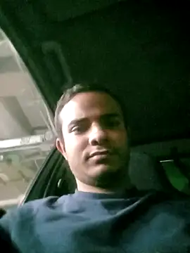 LuisLatinboyy online show from April 2026 11:43:02 PM