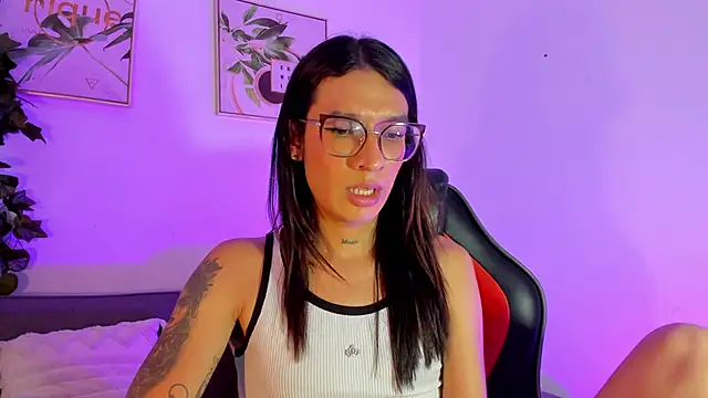 Maddie Ray online show from June 2026 02:33:01 PM
