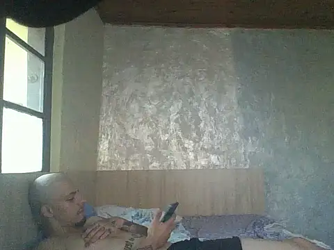 robertmrn112 online show from June 2026 04:51:01 PM