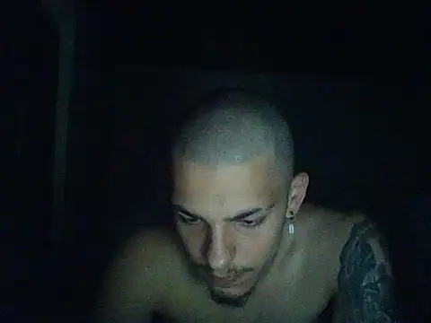 robertmrn112 online show from June 2026 07:52:01 PM