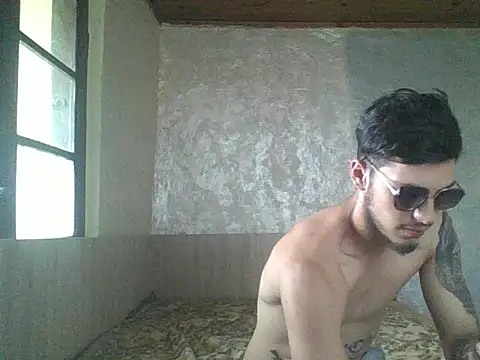 robertmrn112 online show from May 2026 02:01:01 PM