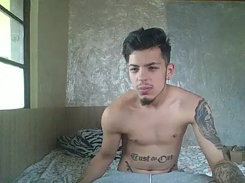 robertmrn112 online show from May 2026 09:05:01 AM