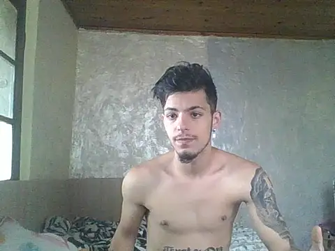robertmrn112 online show from May 2026 02:39:02 PM