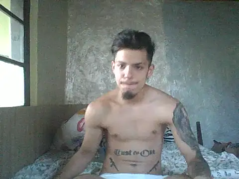 robertmrn112 online show from May 2026 05:08:01 PM