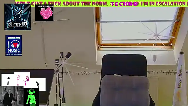 OllyFummler online show from April 2026 10:39:01 AM