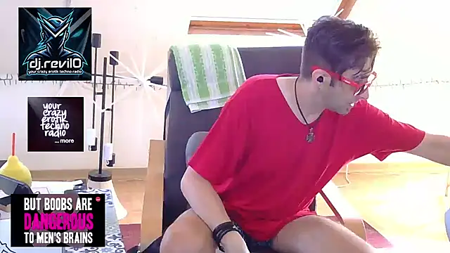 OllyFummler online show from May 2026 07:36:02 AM