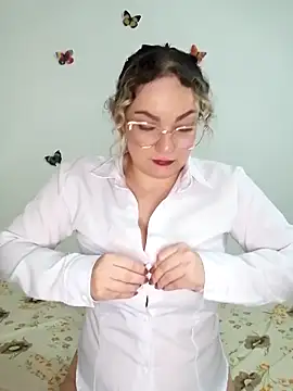 honey hornie online show from April 2026 01:23:01 AM