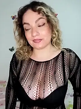honey hornie online show from May 2026 01:43:02 AM