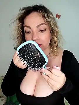 honey hornie online show from May 2026 01:58:02 AM