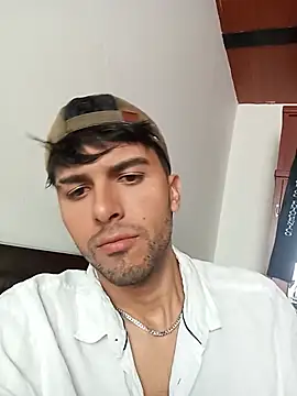RodrigoColby2 online show from May 2026 05:44:02 PM