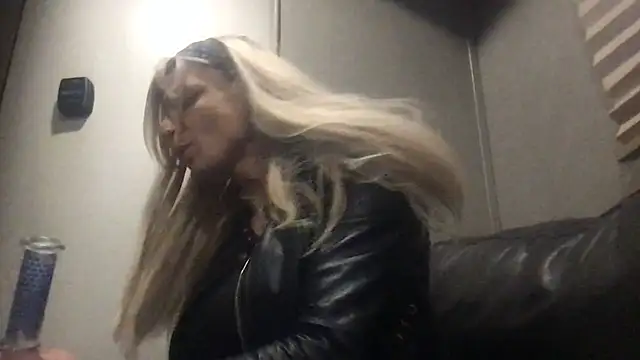 GypsiiCornel online show from April 2026 08:53:01 AM