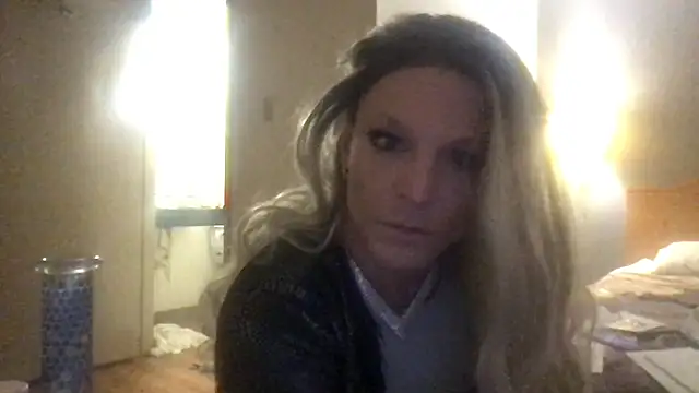 GypsiiCornel online show from April 2026 10:29:01 AM