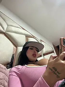 Snapshot of Milk_lee7 chatting on July 2026 05:19:01 AM Milk lee7 online show from July 2026 05:19:01 AM