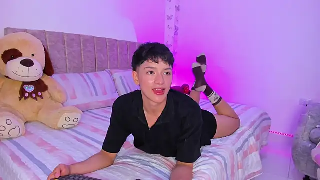 Snapshot of SaNti_ll chatting on April 2026 02:57:02 AM SaNti ll online show from April 2026 02:57:02 AM