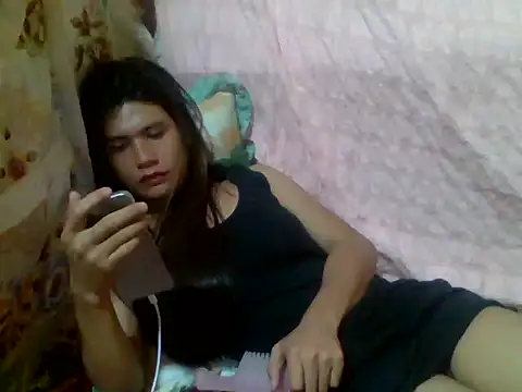 Snapshot of luna_veille chatting on May 2026 03:50:01 AM luna veille online show from May 2026 03:50:01 AM