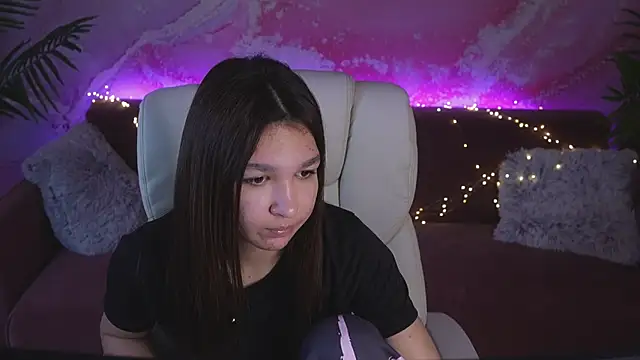 ViolettStar  online show from April 2026 05:53:01 AM