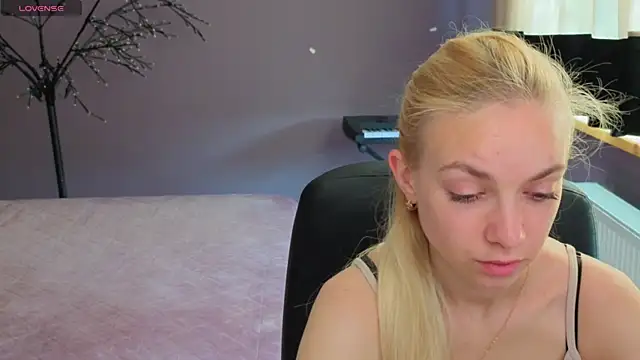 SonnySofia online show from May 2026 05:45:02 AM