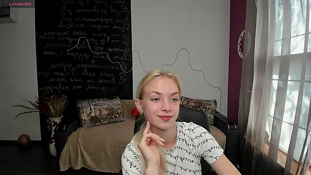 SonnySofia online show from June 2026 05:34:01 AM
