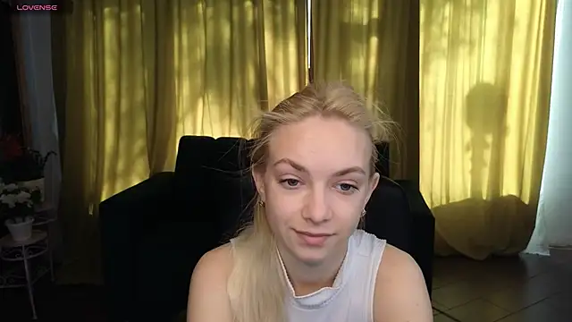 SonnySofia online show from May 2026 05:33:01 AM