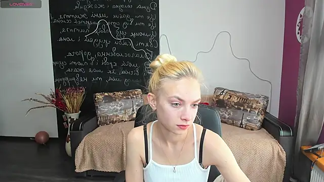 SonnySofia online show from May 2026 05:35:01 AM