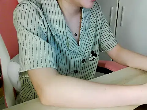 lucienguyen online show from April 2026 09:44:01 AM