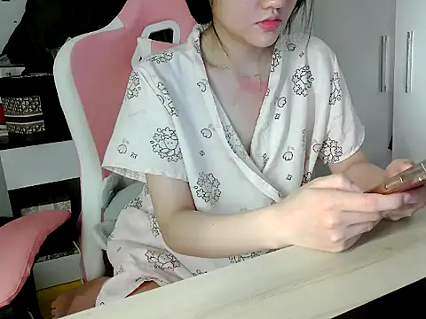 Snapshot of lucienguyen chatting on June 2026 08:20:01 PM lucienguyen online show from June 2026 08:20:01 PM