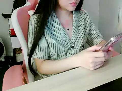 lucienguyen online show from April 2026 05:48:02 PM