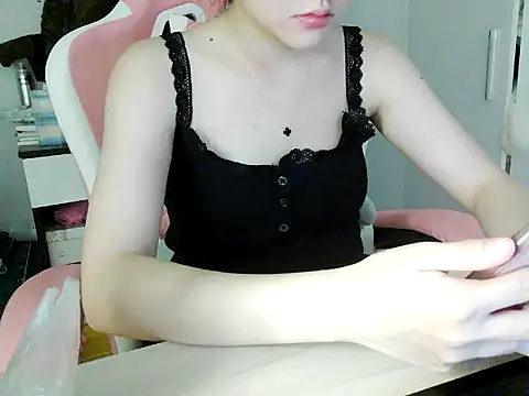 lucienguyen online show from April 2026 02:51:01 AM